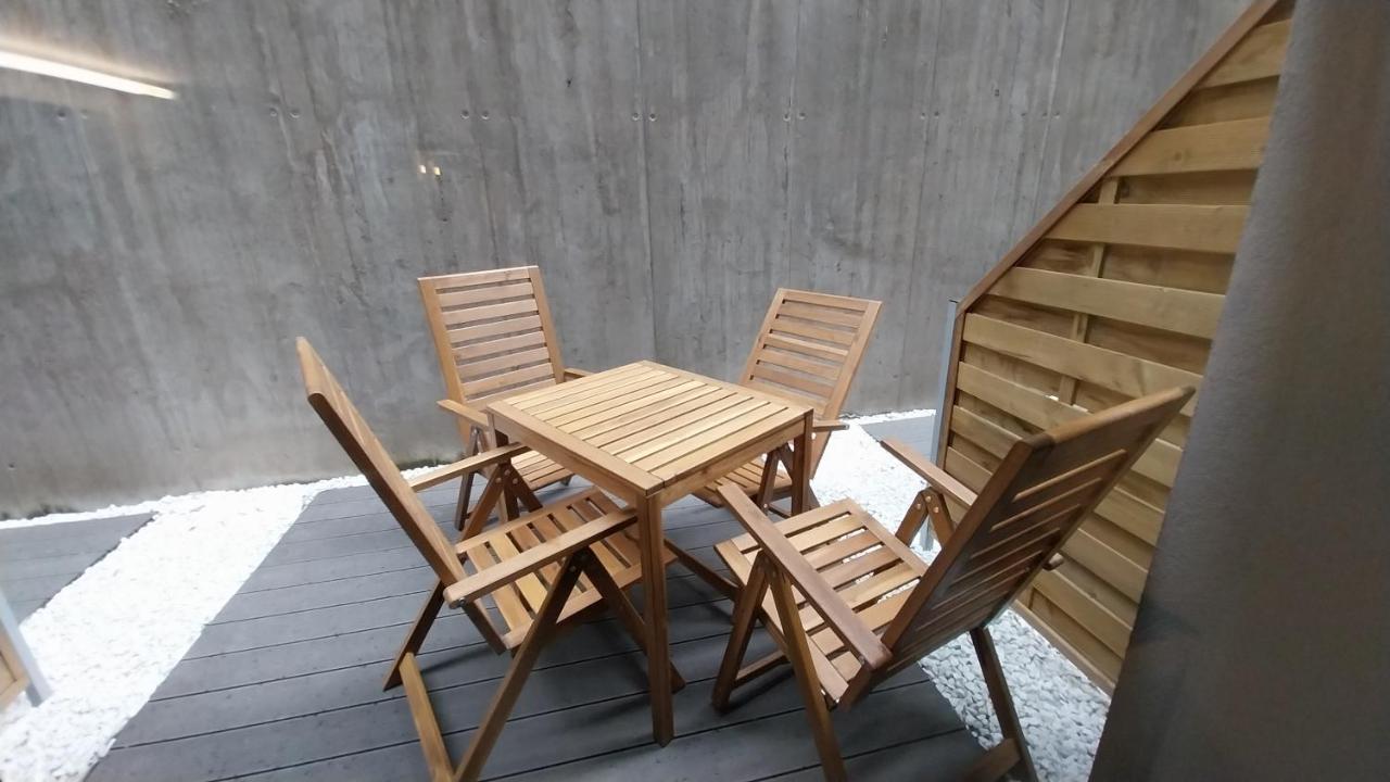Peaceful Basement Apartment With Terrace & Free Gym Budapest Esterno foto