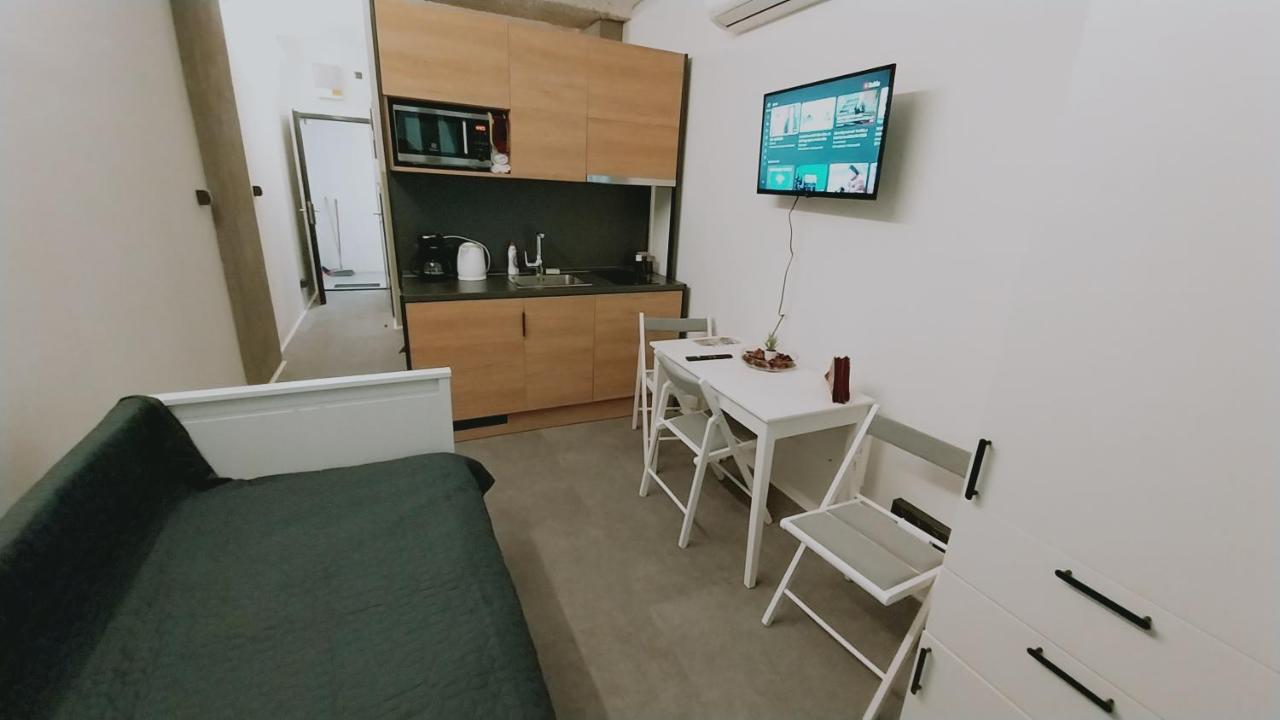 Peaceful Basement Apartment With Terrace & Free Gym Budapest Esterno foto
