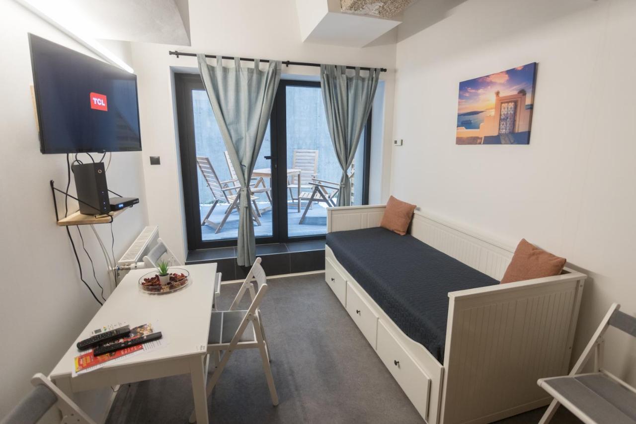 Peaceful Basement Apartment With Terrace & Free Gym Budapest Esterno foto
