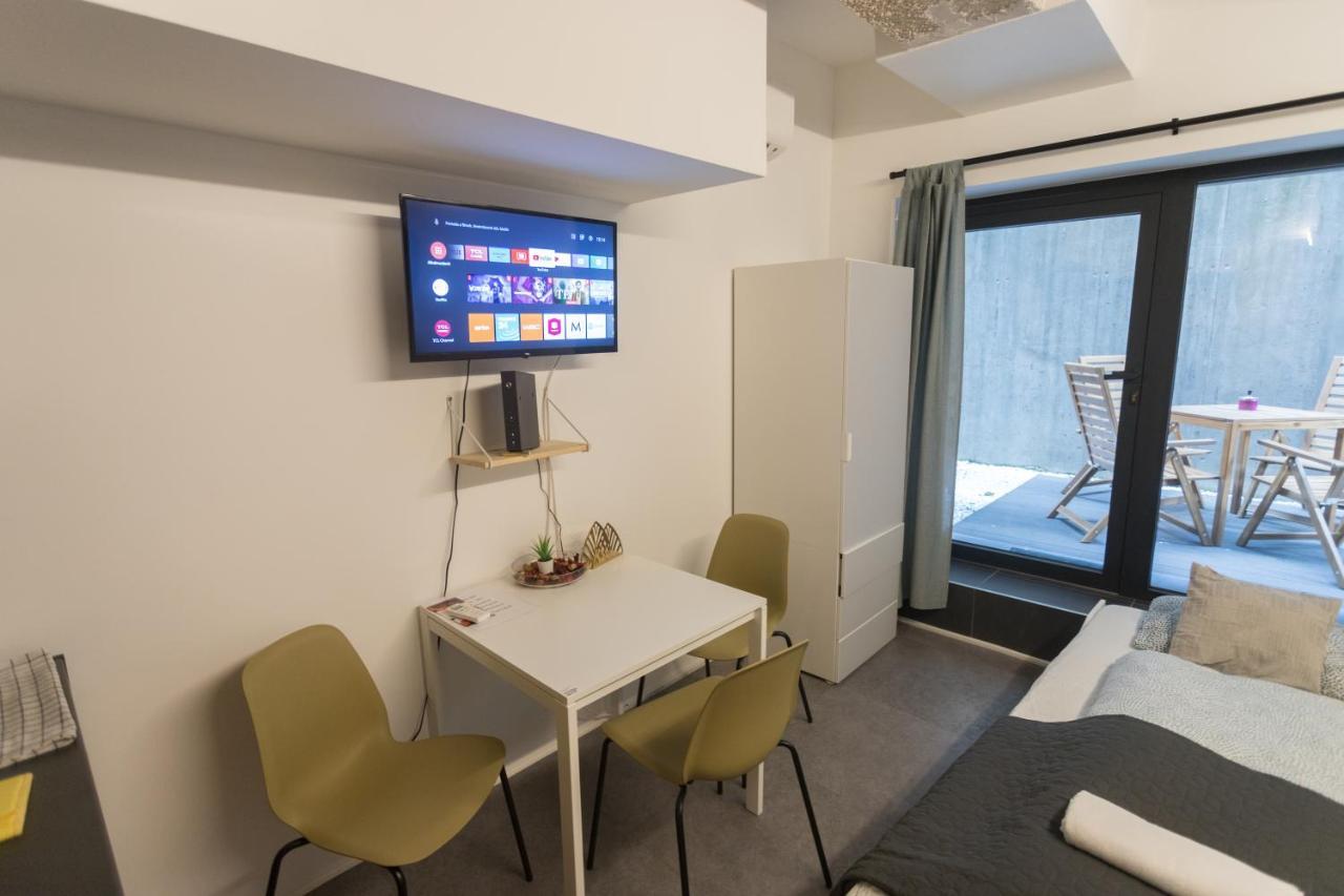 Peaceful Basement Apartment With Terrace & Free Gym Budapest Esterno foto