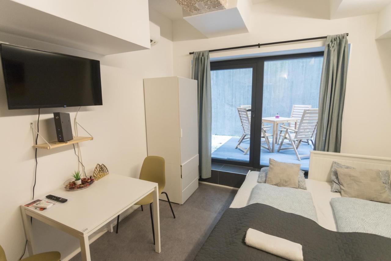 Peaceful Basement Apartment With Terrace & Free Gym Budapest Esterno foto