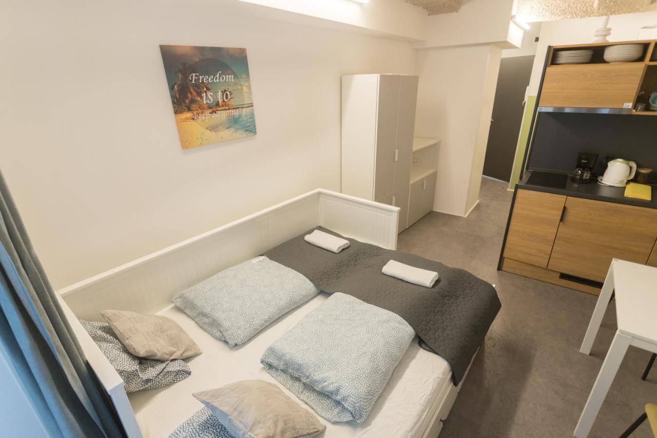 Peaceful Basement Apartment With Terrace & Free Gym Budapest Esterno foto