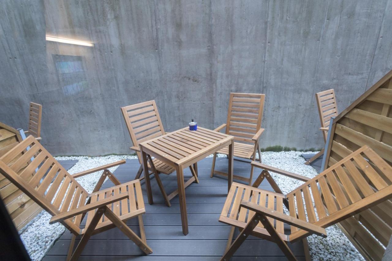 Peaceful Basement Apartment With Terrace & Free Gym Budapest Esterno foto