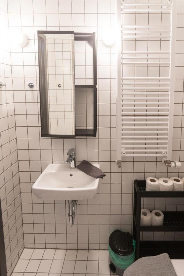 Peaceful Basement Apartment With Terrace & Free Gym Budapest Esterno foto
