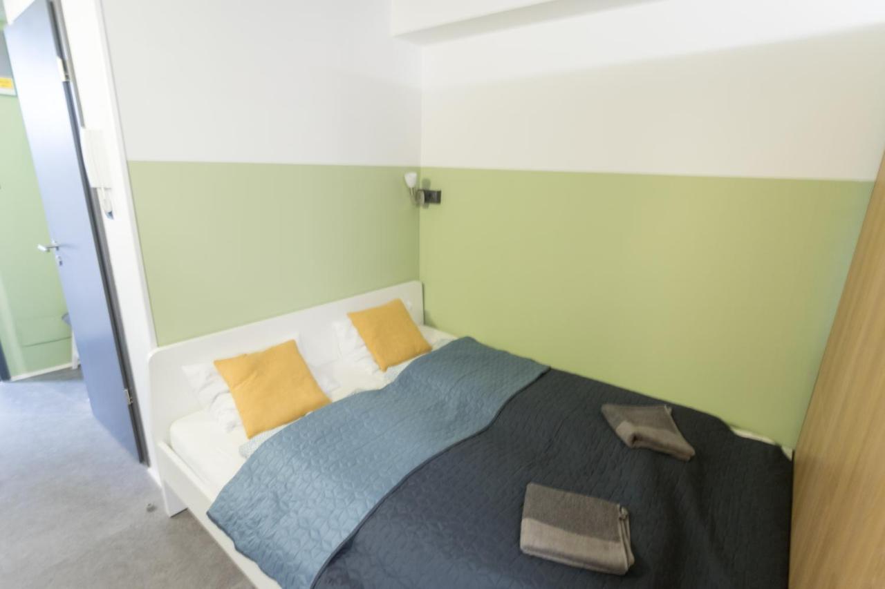 Peaceful Basement Apartment With Terrace & Free Gym Budapest Esterno foto